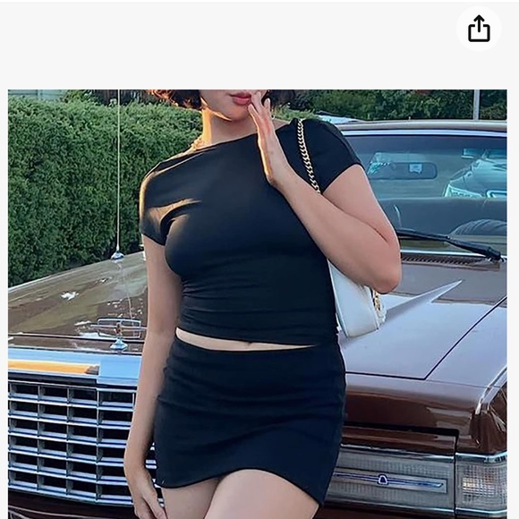 Backless tee - Picture 3 of 5